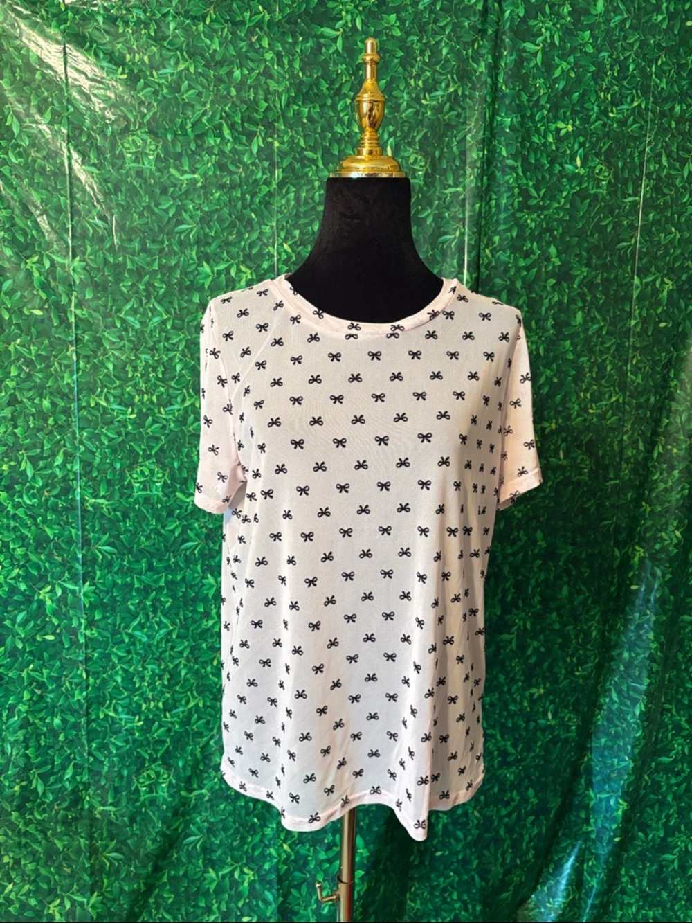 Free Kisses White Short-Sleeve Tee with Black Bow Pattern